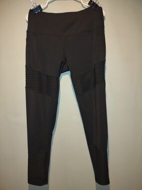 MB Black Athletic High-Waist Leggings with Side Pocket